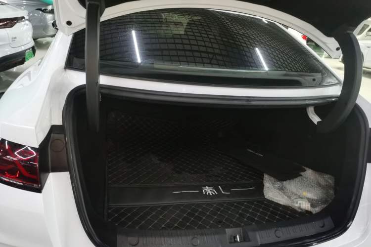 Used BYD Qin L 2024 DM-i 120KM Excellence Model
