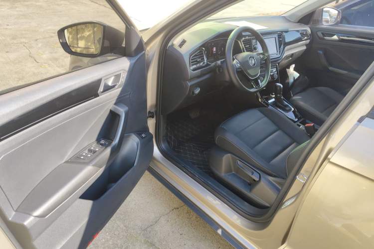 Used Volkswagen T-ROC 2020 280TSI DSG Two-Wheel Drive Comfort Version
