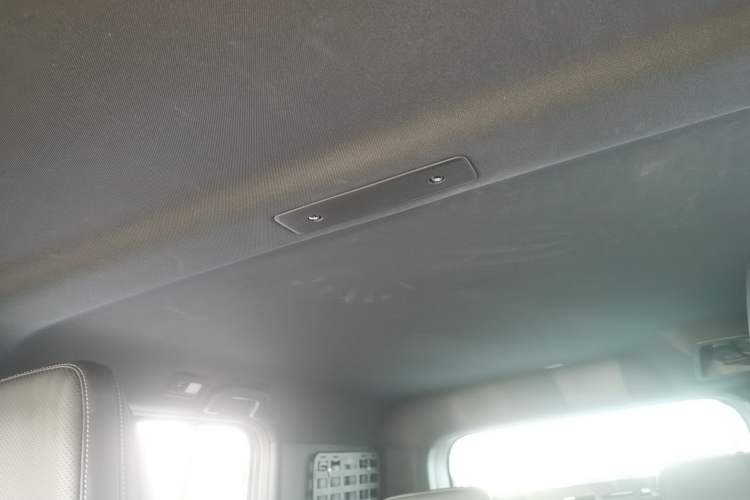 Used  V23 2025 401 Two-Wheel Drive Advanced Edition
