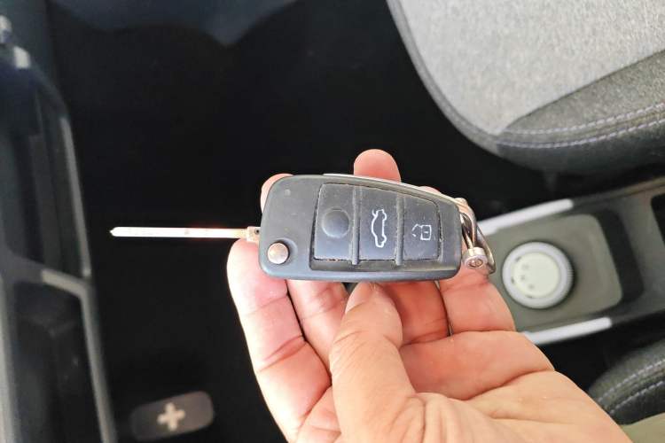 Used Chery QQ Ice Cream 2022 120km Conical Shape Lithium Iron Phosphate