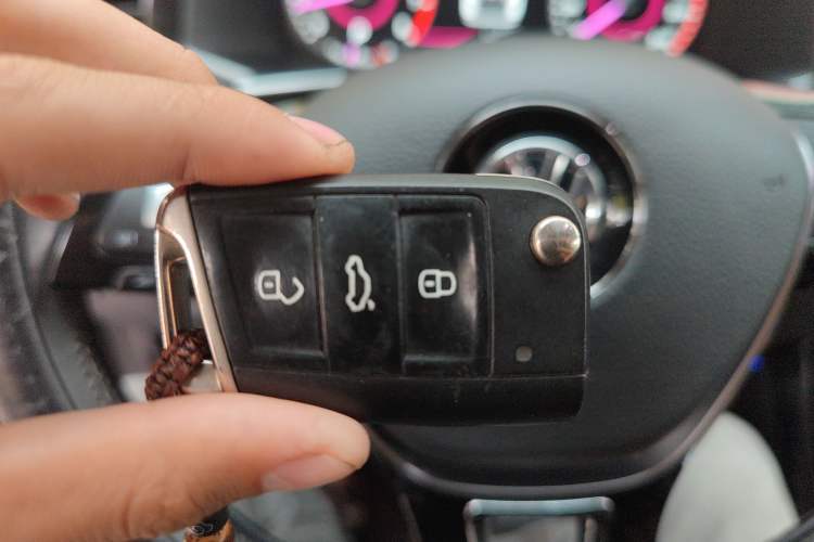 Used Volkswagen Tayron 2020 330TSI Two-Wheel Drive Luxury Smart Connectivity Version
