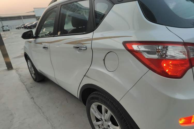 Used Changan CS35 2014 1.6L Automatic Luxury Model China IV Standard
