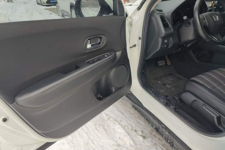 Used Honda Vezel 2015 1.5L CVT two-wheel drive Comfort trim