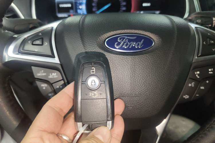 Used Ford Edge 2018 EcoBoost 245 Two-Wheel-Drive Titanium 7-Seater China V Standard
