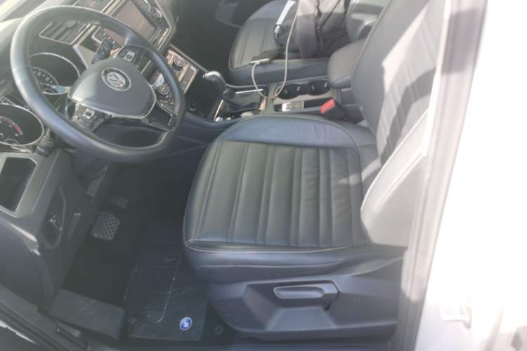 Used Volkswagen Touran 2018 Volkswagen Touran L 280TSI DSG Comfort Edition 7-seater
