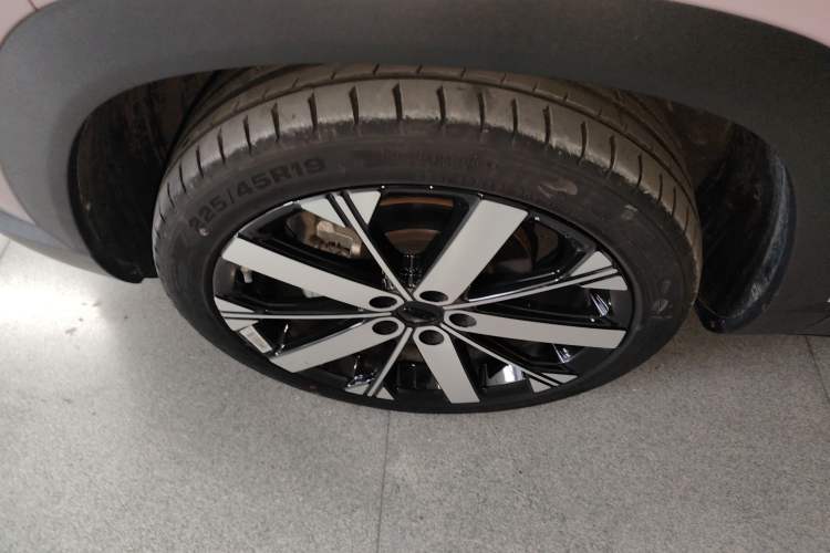 Used Geely Auto icon 2025 Linglong 1.5TD Ruyi Edition
