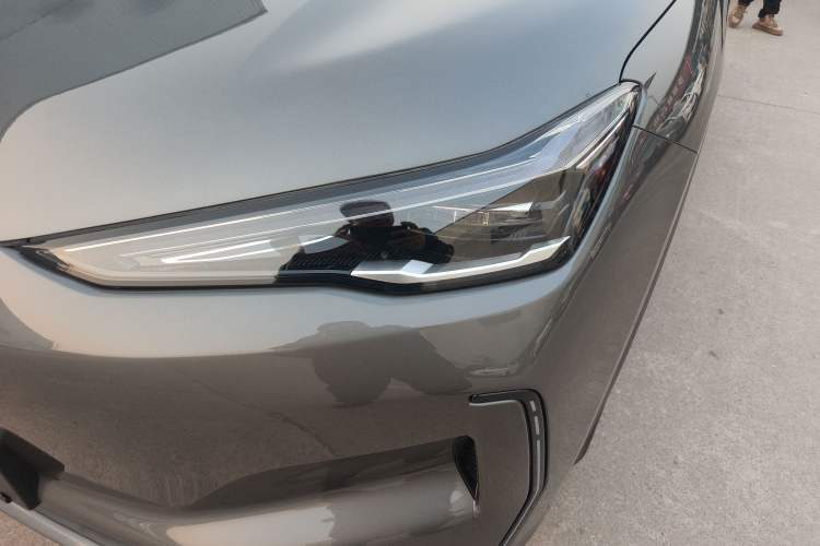 Used  E5 2024 440km Launch Edition
