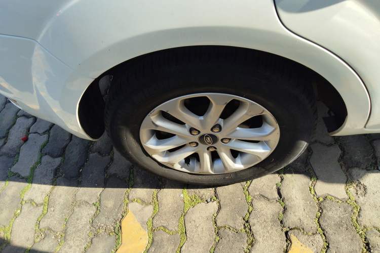 Used Ford Focus 2013 Hatchback Classic 1.8L Manual Base Model