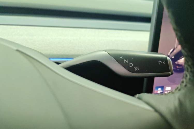 Used Tesla Model Y 2023 Rear-Wheel-Drive Version
