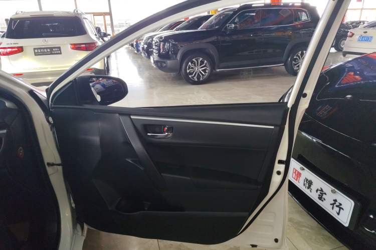 Used Toyota Levin 2017 Revised Dual-Engine 1.8H GS E-CVT Elite Sunroof Version China V Standard
