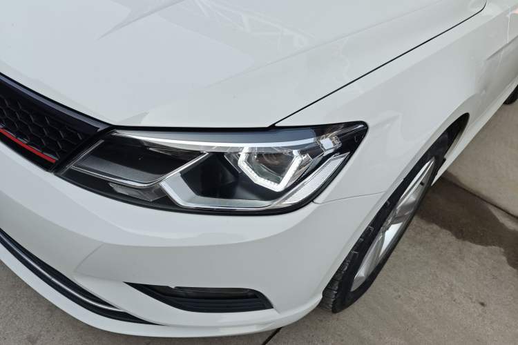 Used Volkswagen Lamando 2015 280TSI DSG Comfort Edition
