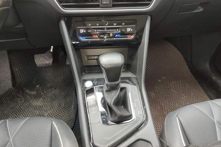 Used Volkswagen Tiguan L 2024 300TSI Automatic Two-Wheel Drive Smart Edition
