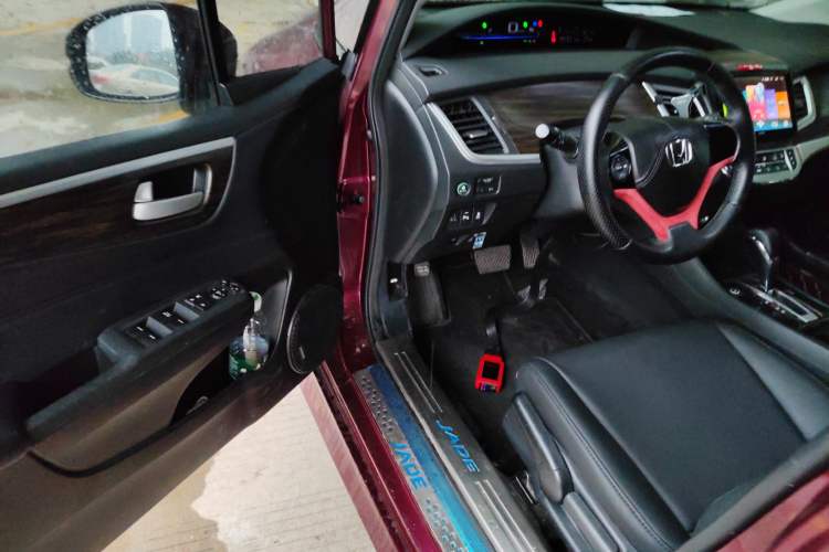 Used Honda Jade 2017 1.8L automatic Comfort version 5 seats
