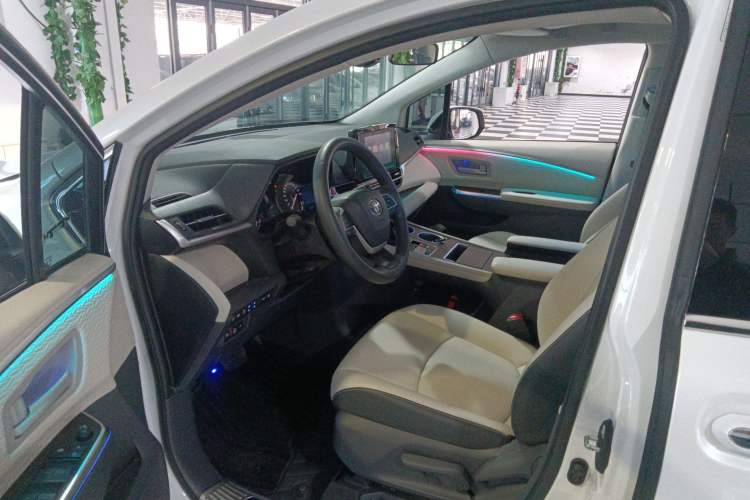 Used Toyota Granvia 2023 2.5L Hybrid Comfort Edition