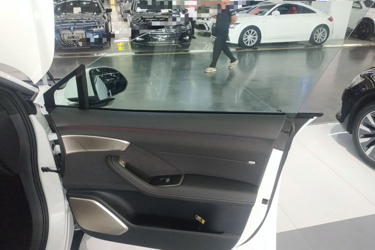 Used ONVO L60 2024 60 kWh Rear-Drive Version
