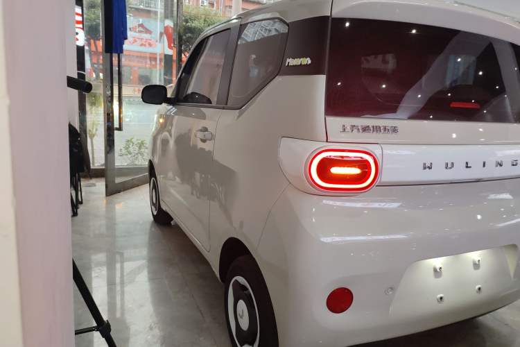 Used Wuling Hongguang MINIEV 2024 3rd Generation 215km Advanced Version
