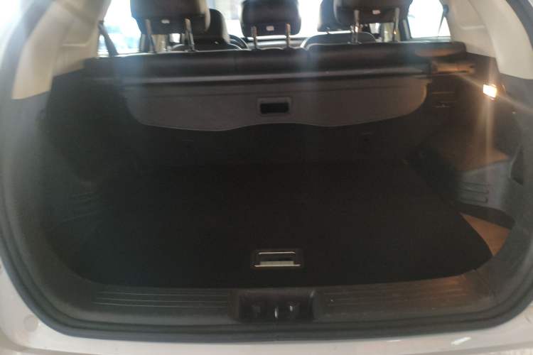 Used Geely Auto Emgrand X7 Sport 2018 1.8TD Automatic Two-Wheel Drive Smart Connect 4G Internet Edition
