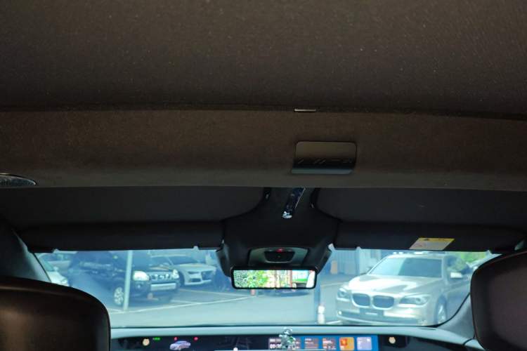 Used  12 2023 700 Three-Laser Rear-Wheel Drive Luxury Edition
