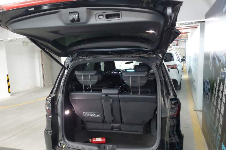 Used Honda Elysion 2024 2.0L eHEV Luxury Edition