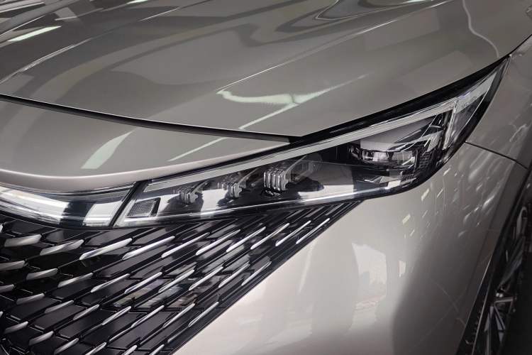 Used Roewe RX5 New Energy 2023 eRX5 Super Hybrid Premium Edition
