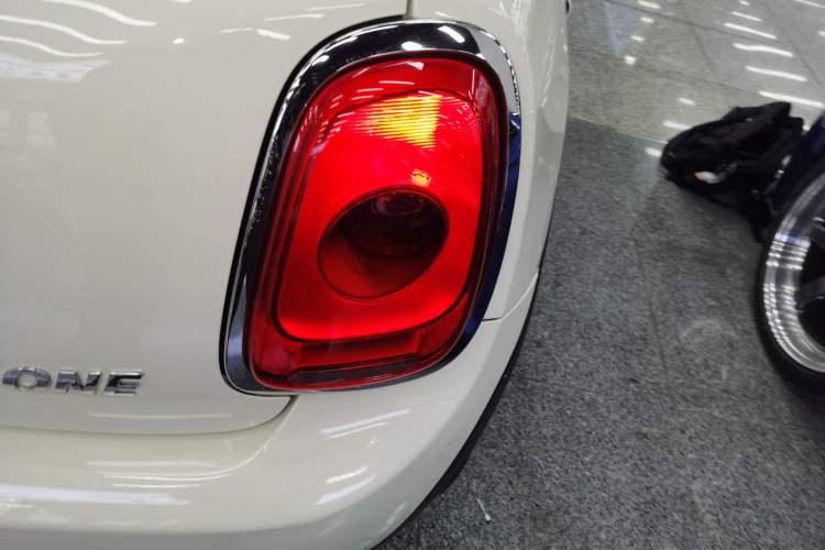 Used  MINI 2014 1.2T ONE
