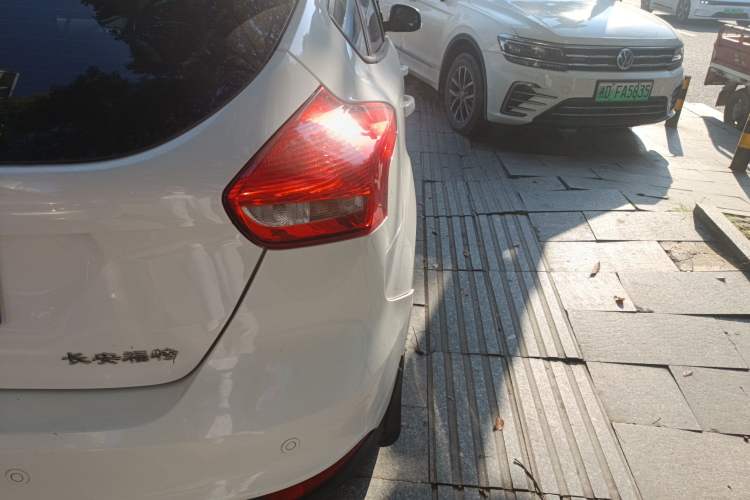 Used Ford Focus 2018 Hatchback Classic 1.6L Automatic Trendy SmartDrive Edition