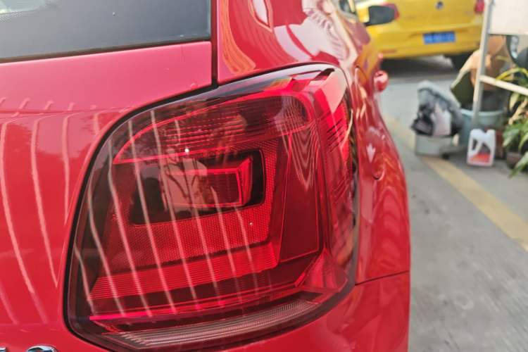 Used Volkswagen Polo 2016 1.6L Automatic Comfort Model