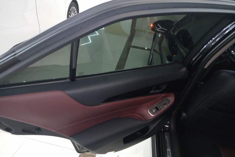 Used Toyota Crown 2017 2.0T Sport Edition
