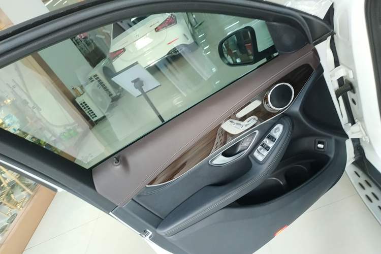 Used Mercedes-Benz GLC 2019 Facelift GLC 260 L 4MATIC Luxury Model
