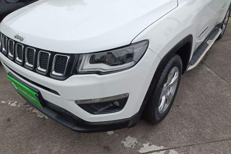 Used  Compass 2019 200T Automatic Family Edition - Connected Large Screen Version
