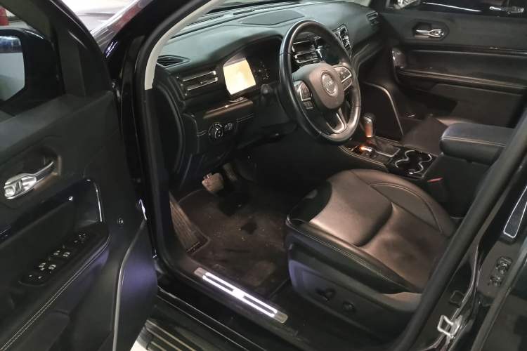 Used  Grand Commander PHEV 2020 2.0T Plug-in Hybrid Leading Edition
