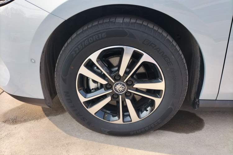 Used BYD Qin PLUS 2025 DM-i Smart Drive 55KM Beyond Model
