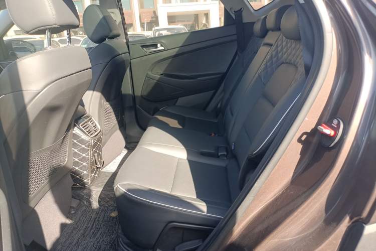 Used Hyundai Tucson 2019 280TGDi Dual-Clutch Two-Wheel Drive Fashion Edition China V Standard
