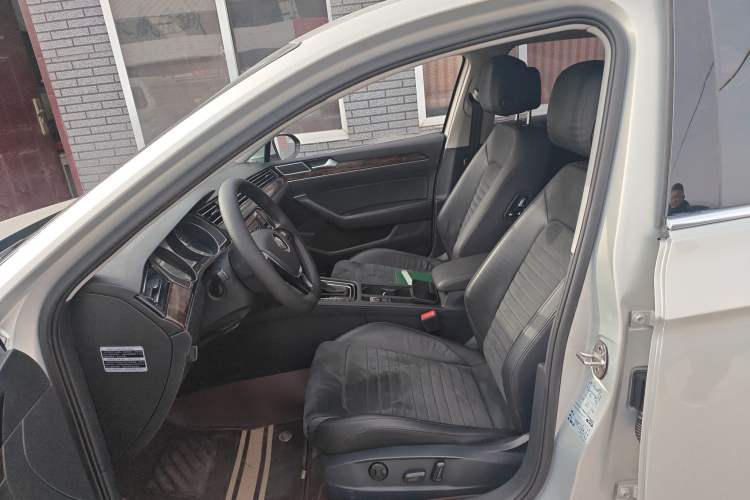 Used Volkswagen Magotan 2017 380TSI DSG Luxury Model
