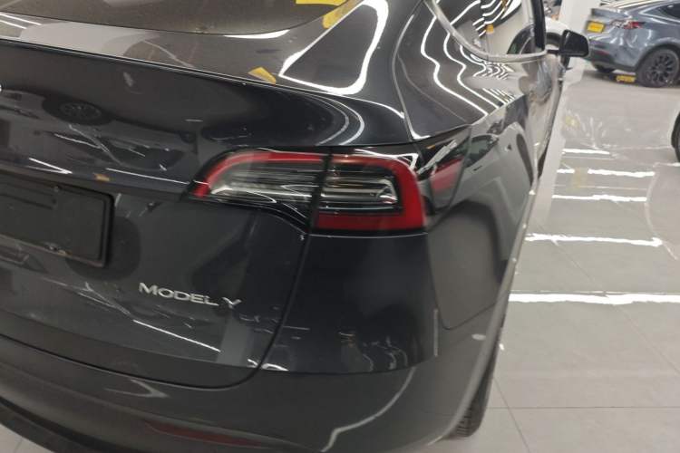 Used Tesla Model Y 2024 Long-Range All-Wheel-Drive Version
