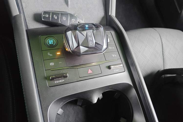 Used BYD Qin L 2024 DM-i 120KM Excellence Model
