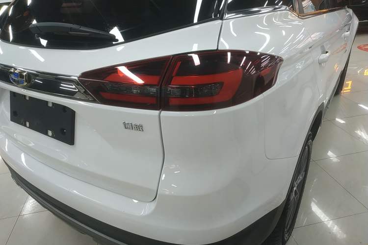 Used Geely Auto Emgrand X7 Sport 2018 1.8TD Automatic Two-Wheel Drive Smart Connect 4G Internet Edition
