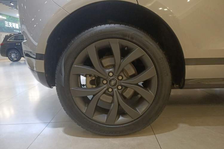 Used Land Rover Range Rover Evoque 2023 Aurora L 249 PS Collins Antique Bronze Special Edition
