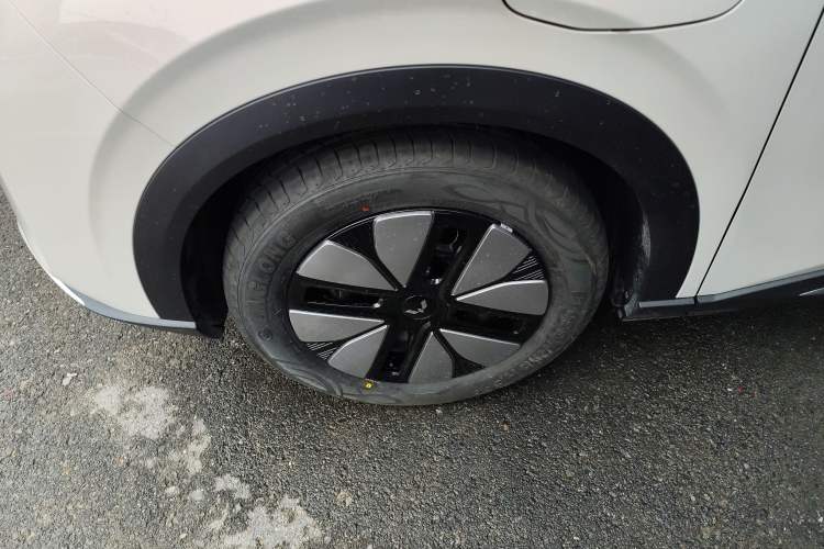 Used Wuling Bingo S 2025 Model 430km Deluxe Edition
