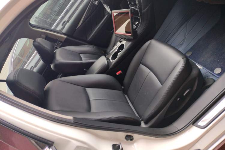 Used Infiniti Q50L 2018 2.0T Comfort Edition China VI Standard
