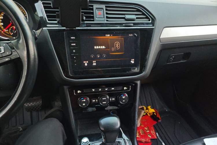 Used Volkswagen Tiguan L 2019 Revised Version 280TSI Automatic Two-Wheel Drive Panoramic Comfort Edition China VI Standard
