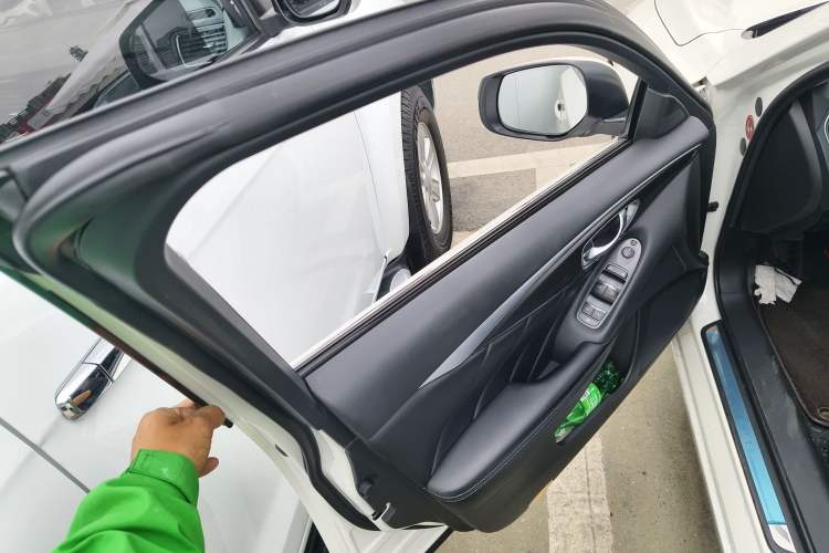 Used Infiniti Q50L 2018 2.0T Comfort Edition China VI Standard
