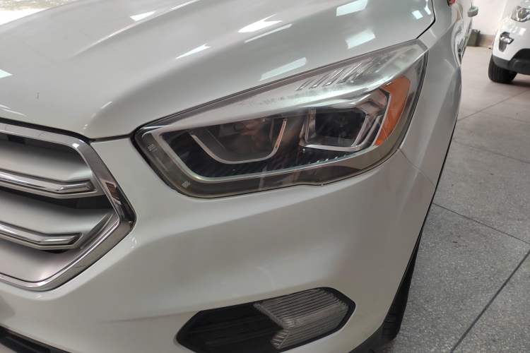 Used Ford Kuga 2018 EcoBoost 180 Two-Wheel-Drive Platinum Edition
