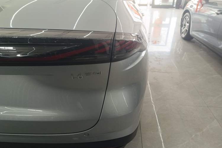 Used  L6 2025 EM-i 140km Long-Range Version
