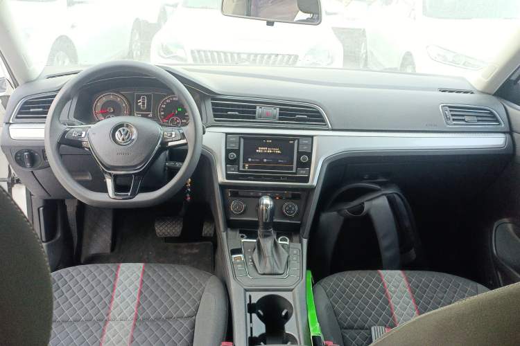 Used Volkswagen Lamando 2019 230TSI DSG Fashion Edition China V Standard
