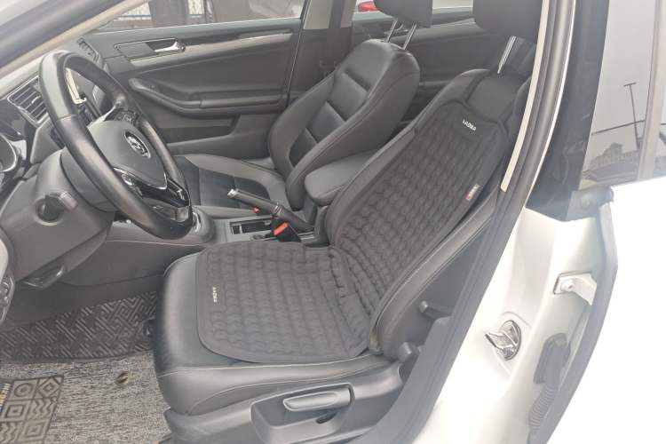 Used Volkswagen Sagitar 2017 230TSI Automatic Comfort Version
