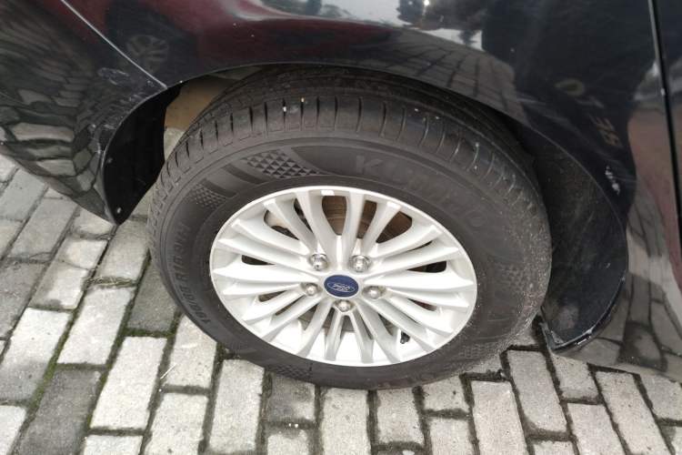 Used Ford Escort 2015 1.5L Automatic Comfort Model
