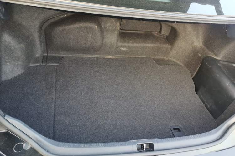 Used Toyota Camry 2016 Dual-Engine 2.5 HG 10th Anniversary Deluxe Navigation Edition
