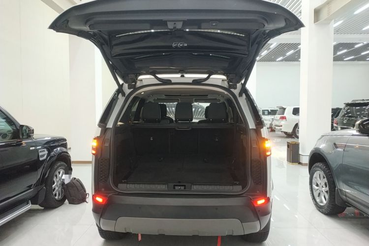 Used Land Rover Discovery 2019 2.0T SE
