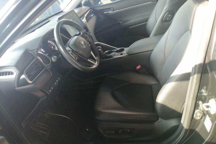 Used Toyota Camry 2023 2.0G Luxury Edition